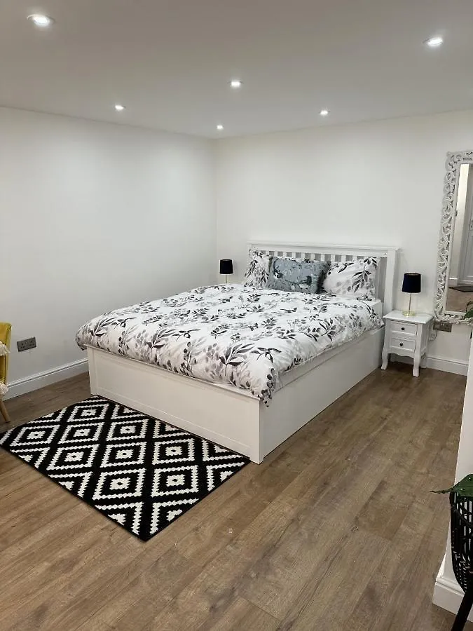 Touchwood Apartment Isleworth