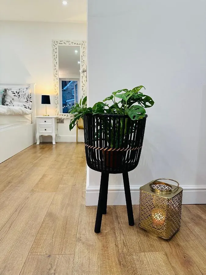 Touchwood Apartment Isleworth United Kingdom