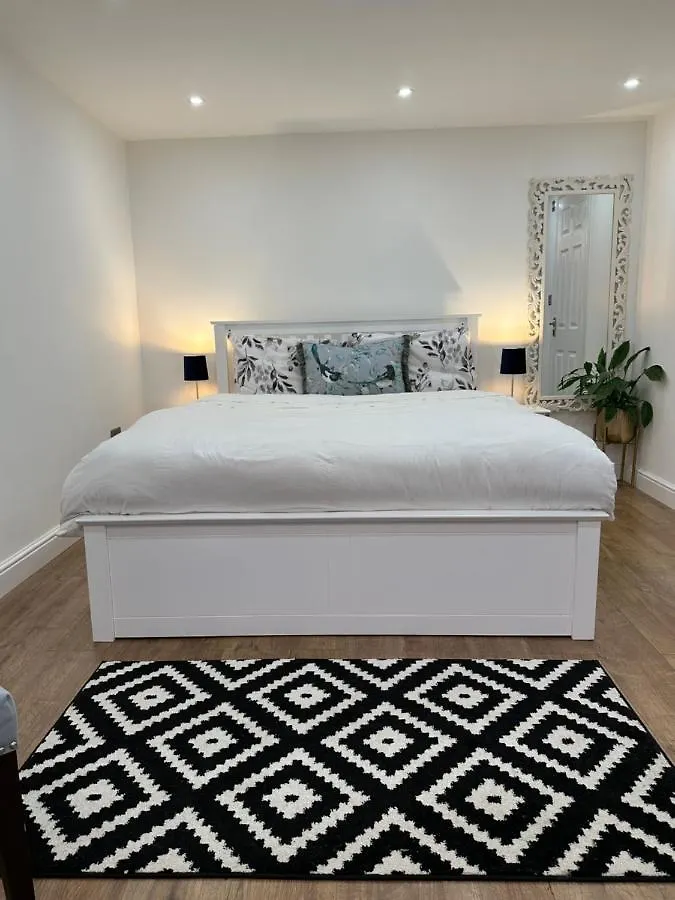 Touchwood Apartment Isleworth