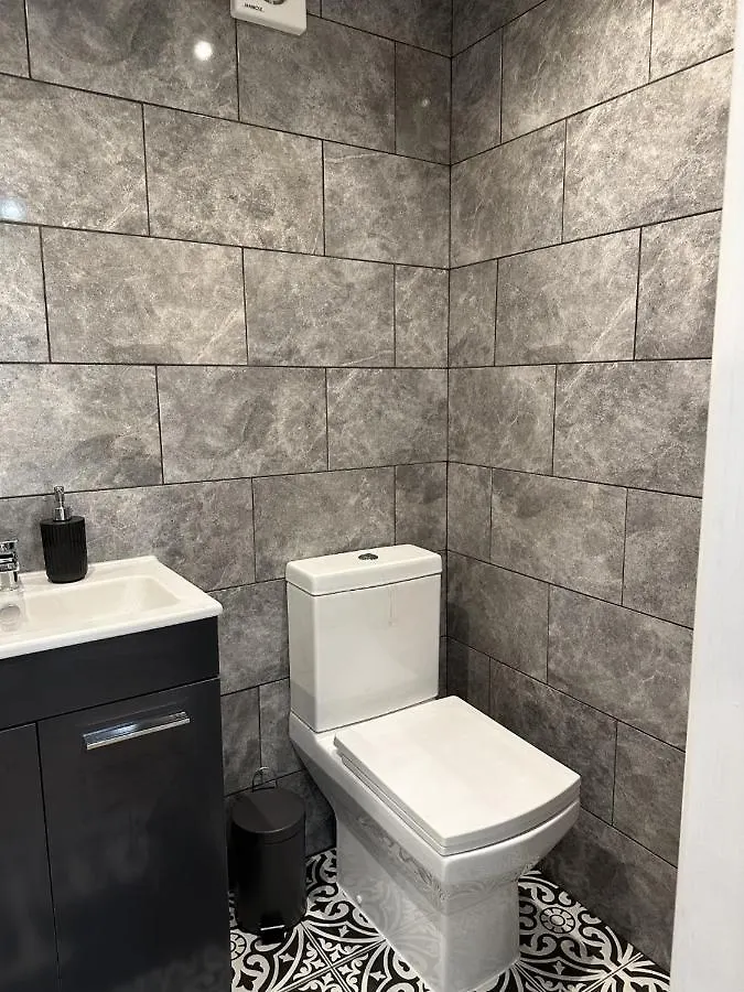 Touchwood Apartment Isleworth 0*,